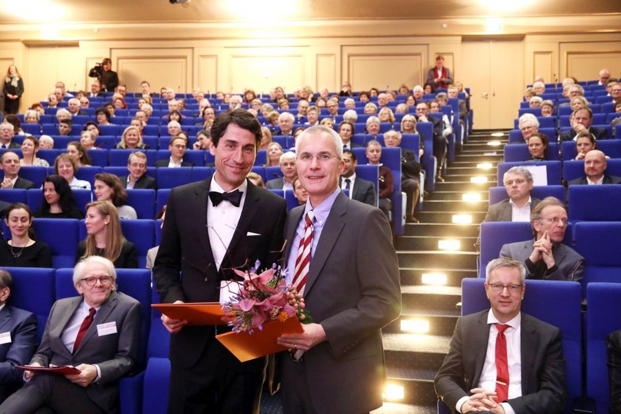 Max Rubner-Preisträger Dr. Henrik Dommisch (l.) und Dr. Alexander Uhrig (r.)